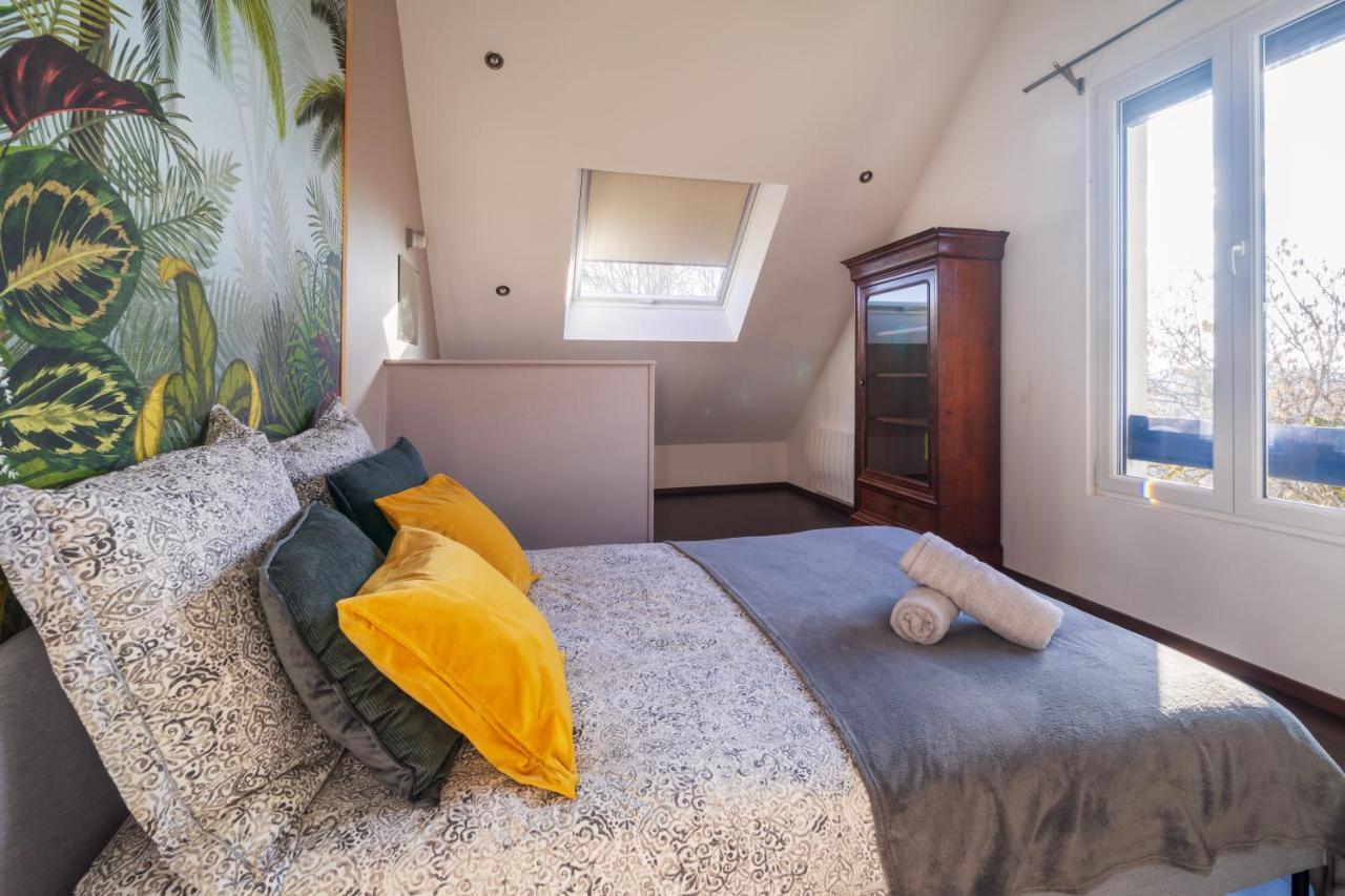Villa Avec Vue Panoramique ชาร์เลอวิลล์-เมซิแยร์ ภายนอก รูปภาพ